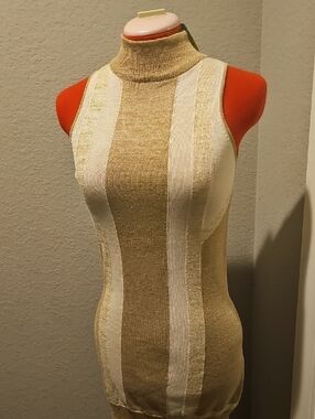 *NWT* Sleeveless Turtleneck Knit Sweater in Gold and Cream